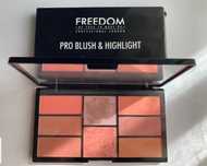 Blush Palette Freedom Makeup 10€