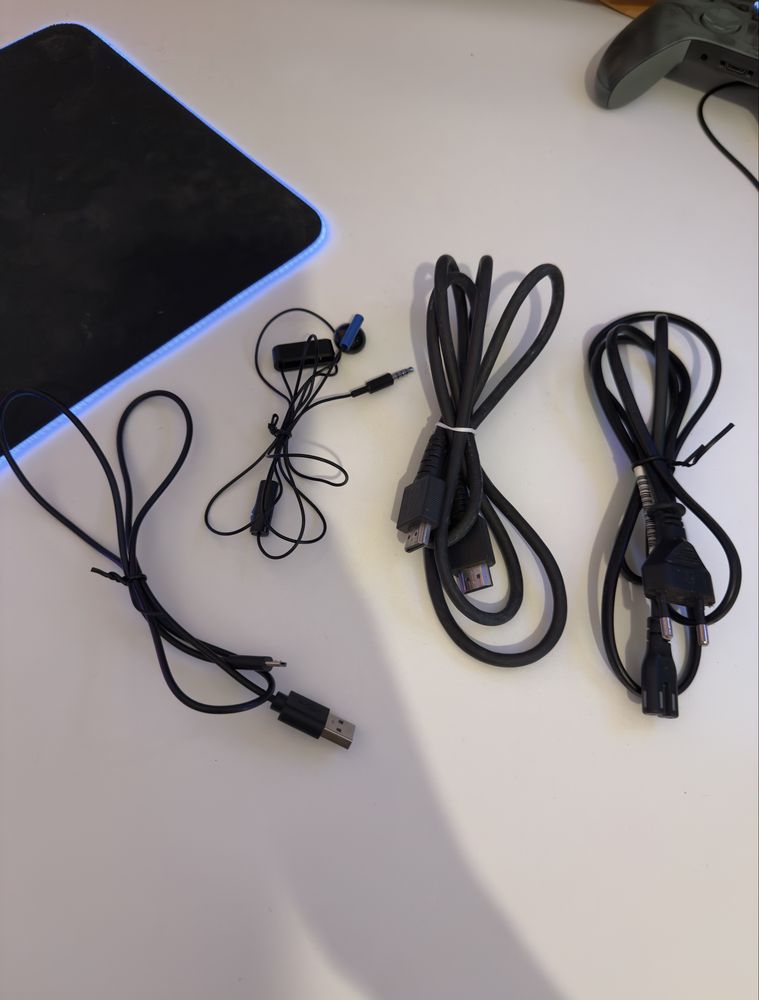 PlayStation 4 com comando/jogos/caixa/cabos