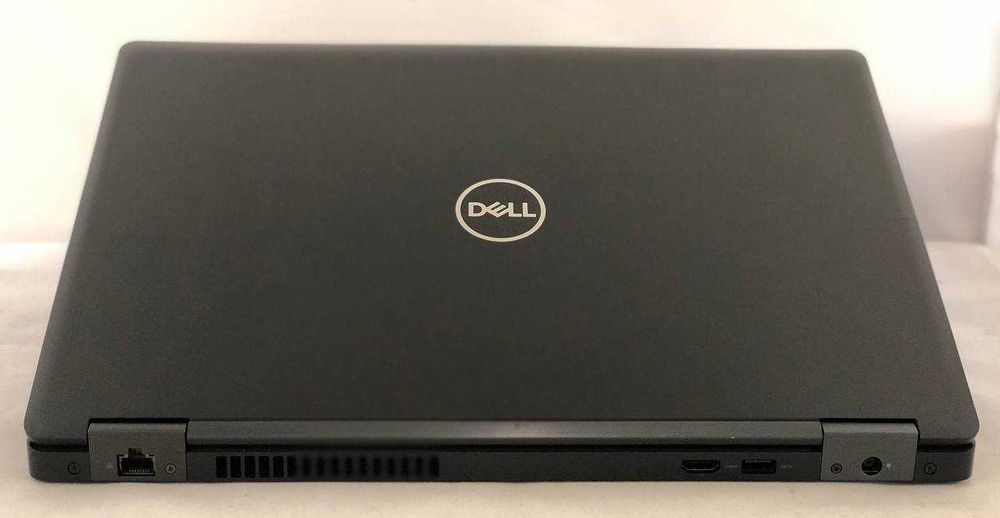 Ноутбук Dell Latitude 5590 15,6" FHD / i5-8250U / 8GB DDR4 / 256GB SSD