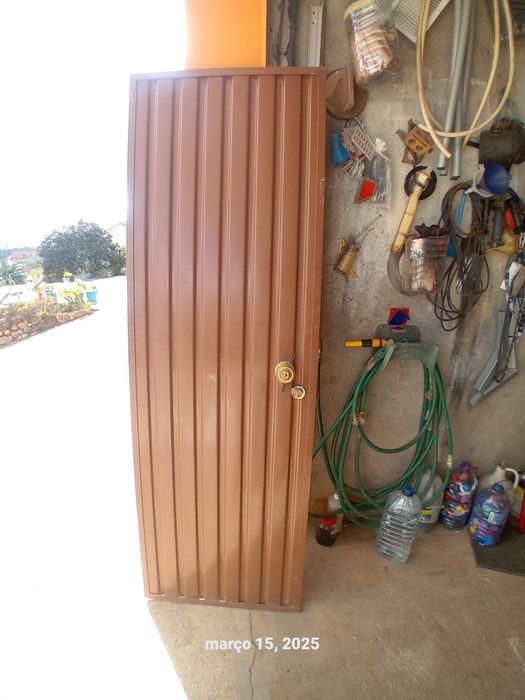 Vende-se Portas em ferro