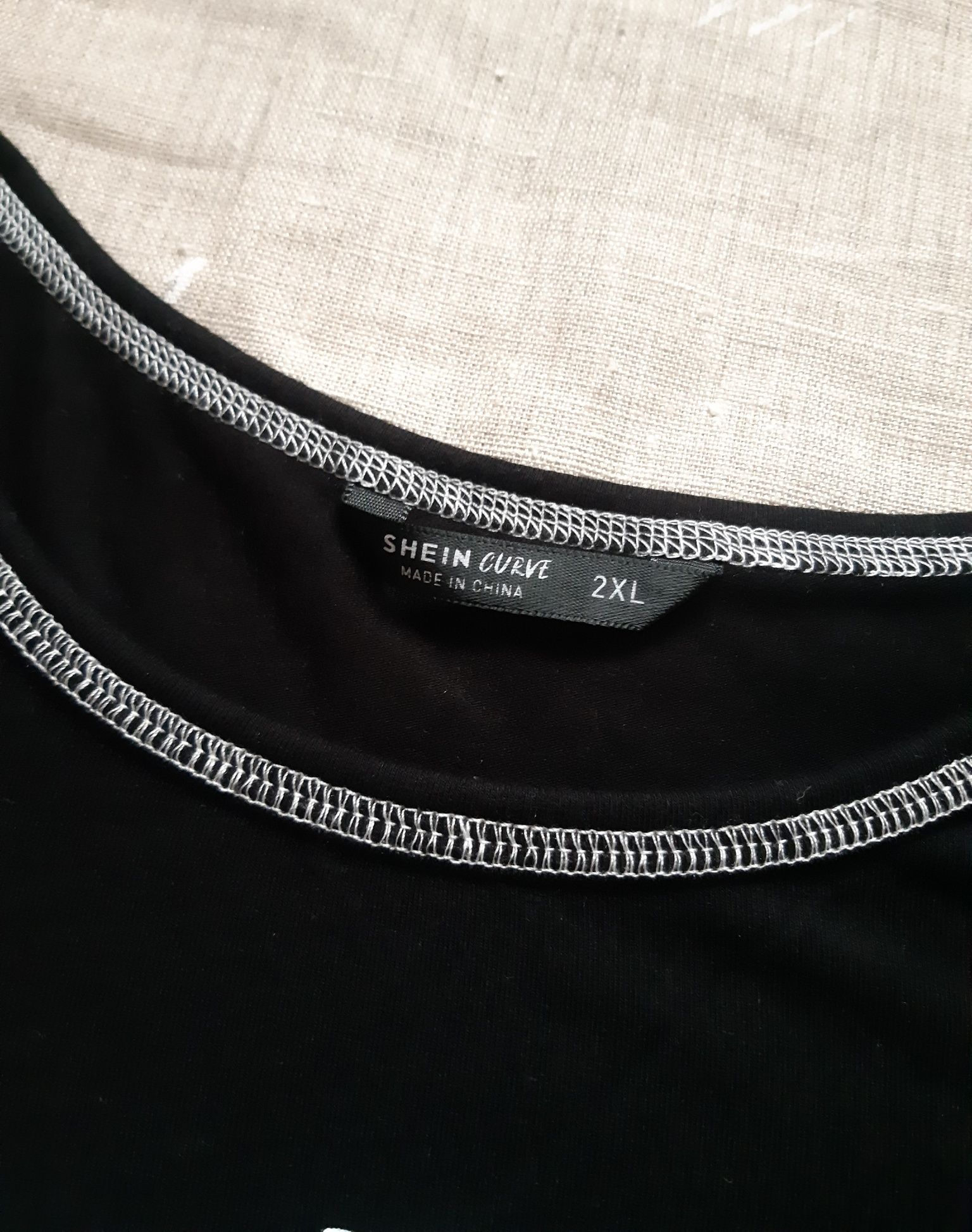Czarna dzianinowa krótka bluzka na długi rękaw smok crop top XXL 44