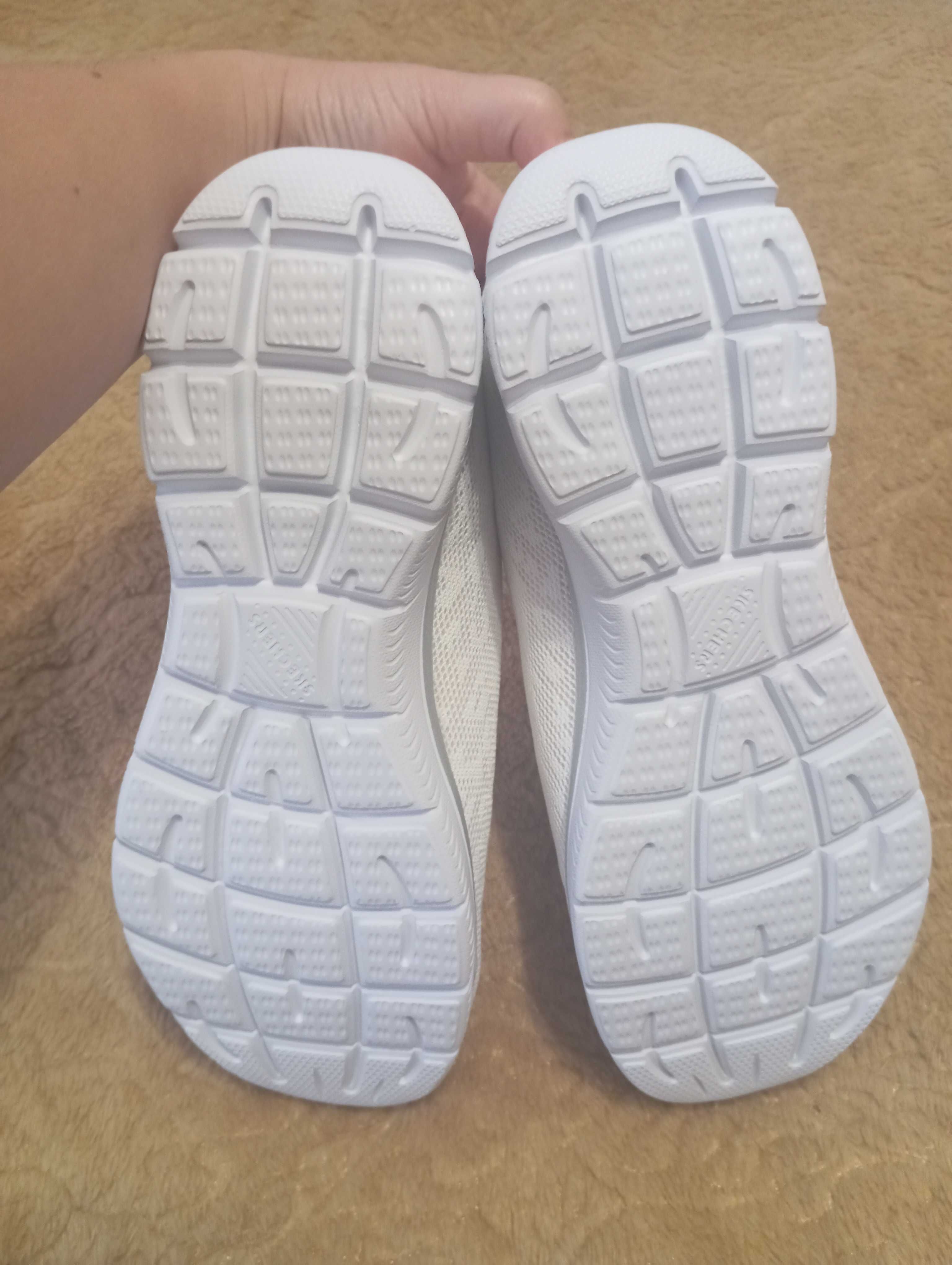 Кросівки Skechers 42 розмір