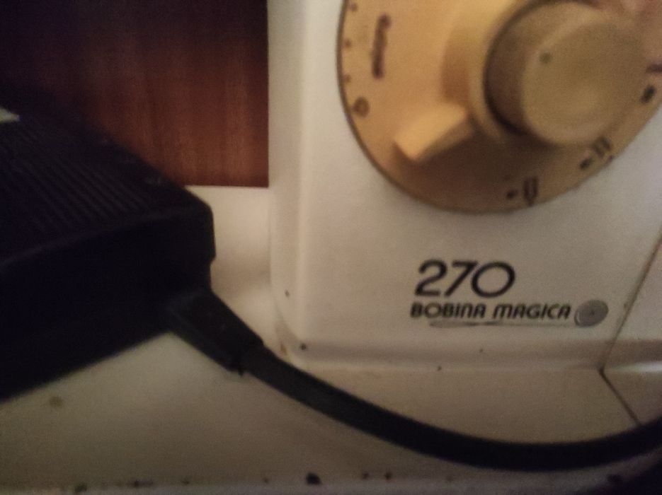 Máquinas Antigas da Marca Olivia e Singer