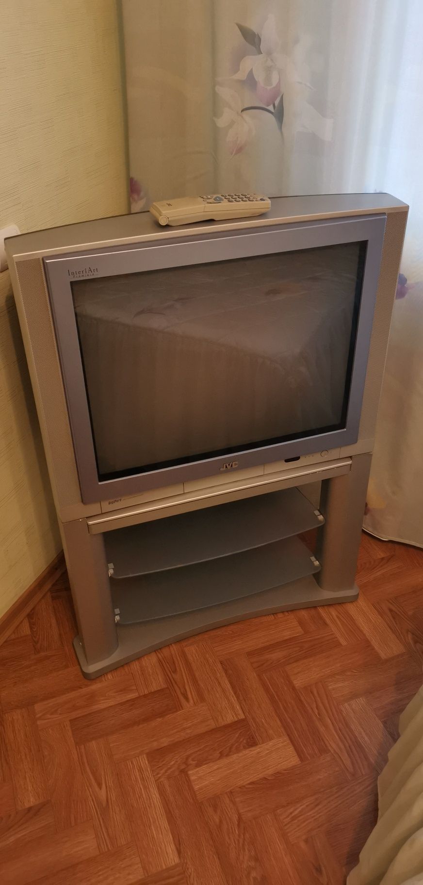 Телевизор JVC HV-L29PRO-EE