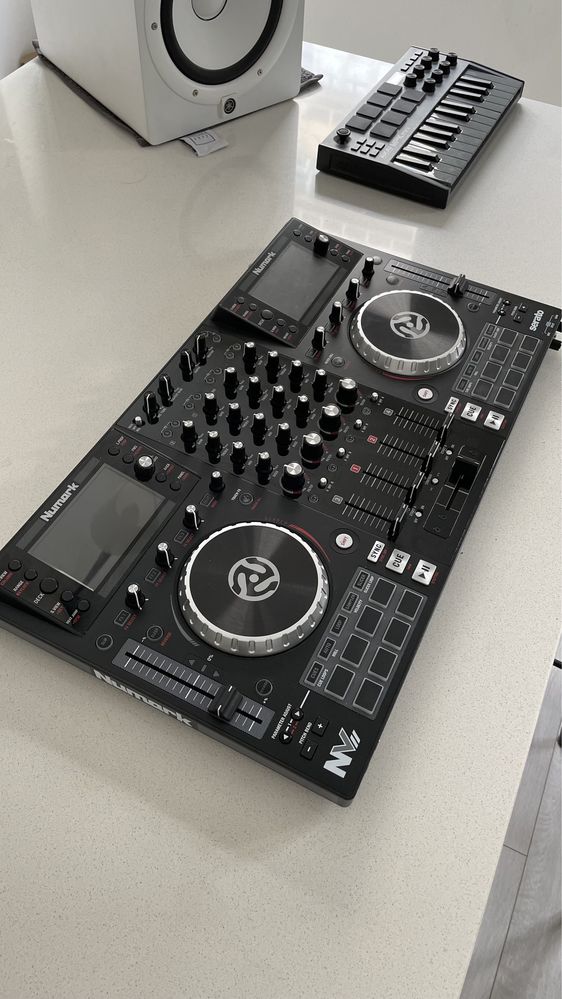 Dj controller Numark NV II