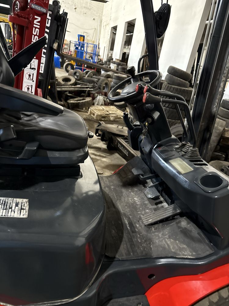 Empilhador Hancha 2500 kgrs diesel triplex elevacao livre e deslocador