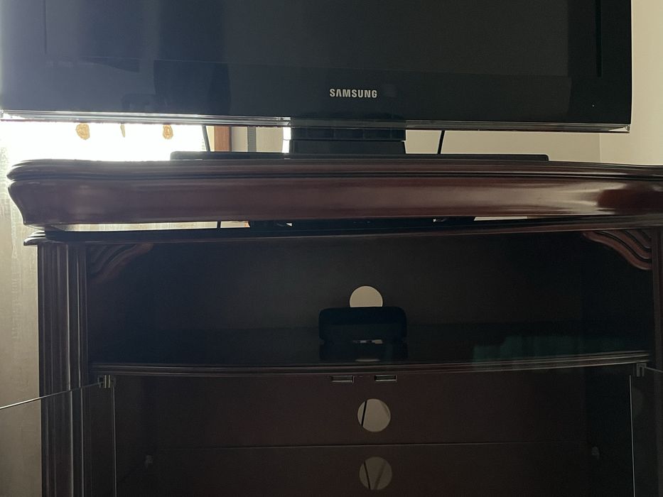 Aparador de televisão completamente novo Madeira de cerejeira