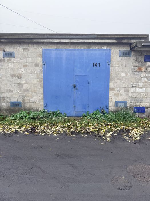 Продається великий гараж скважина яма