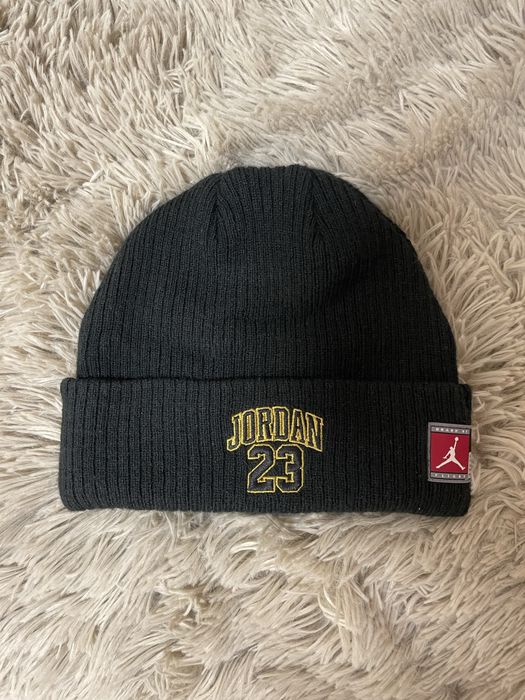 Чорна шапка Jordan
