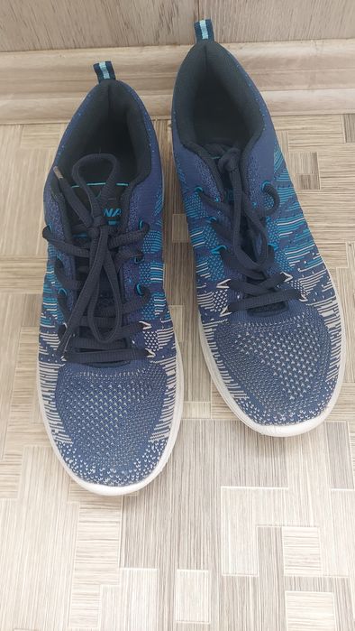 Продам кросівки Bona