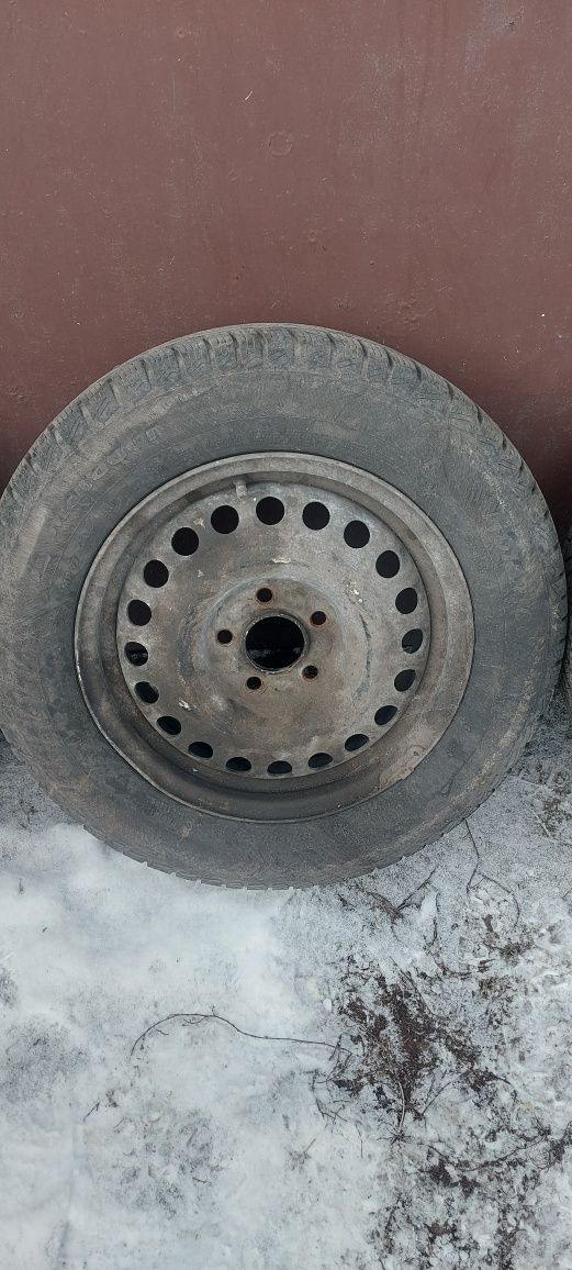 Зимняя резина с дисками 195/65 r15