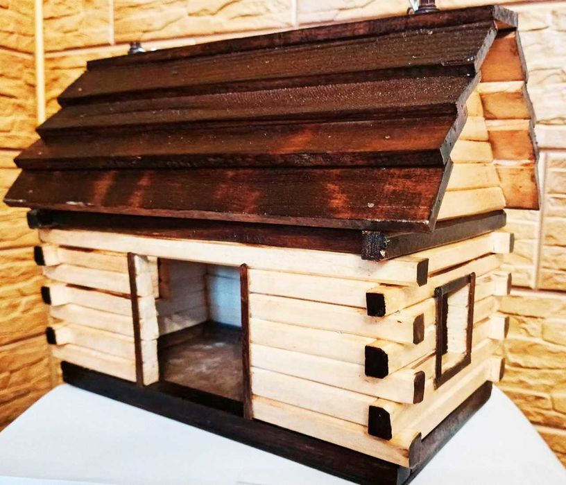 Ексклюзивна годівничка для птахів | покрита лаком | у формі будиночка