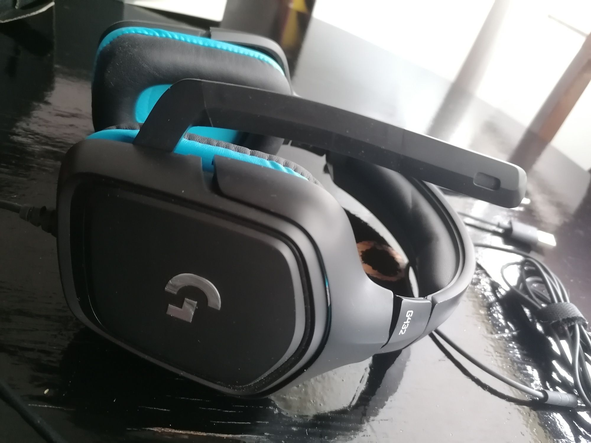 Phones Logitech G432