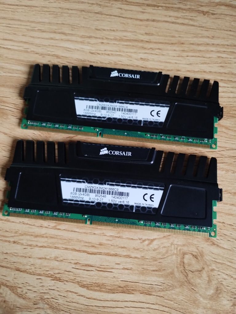 RAM Corsair 8GB (2 x4) 1866 MHz DDR3
