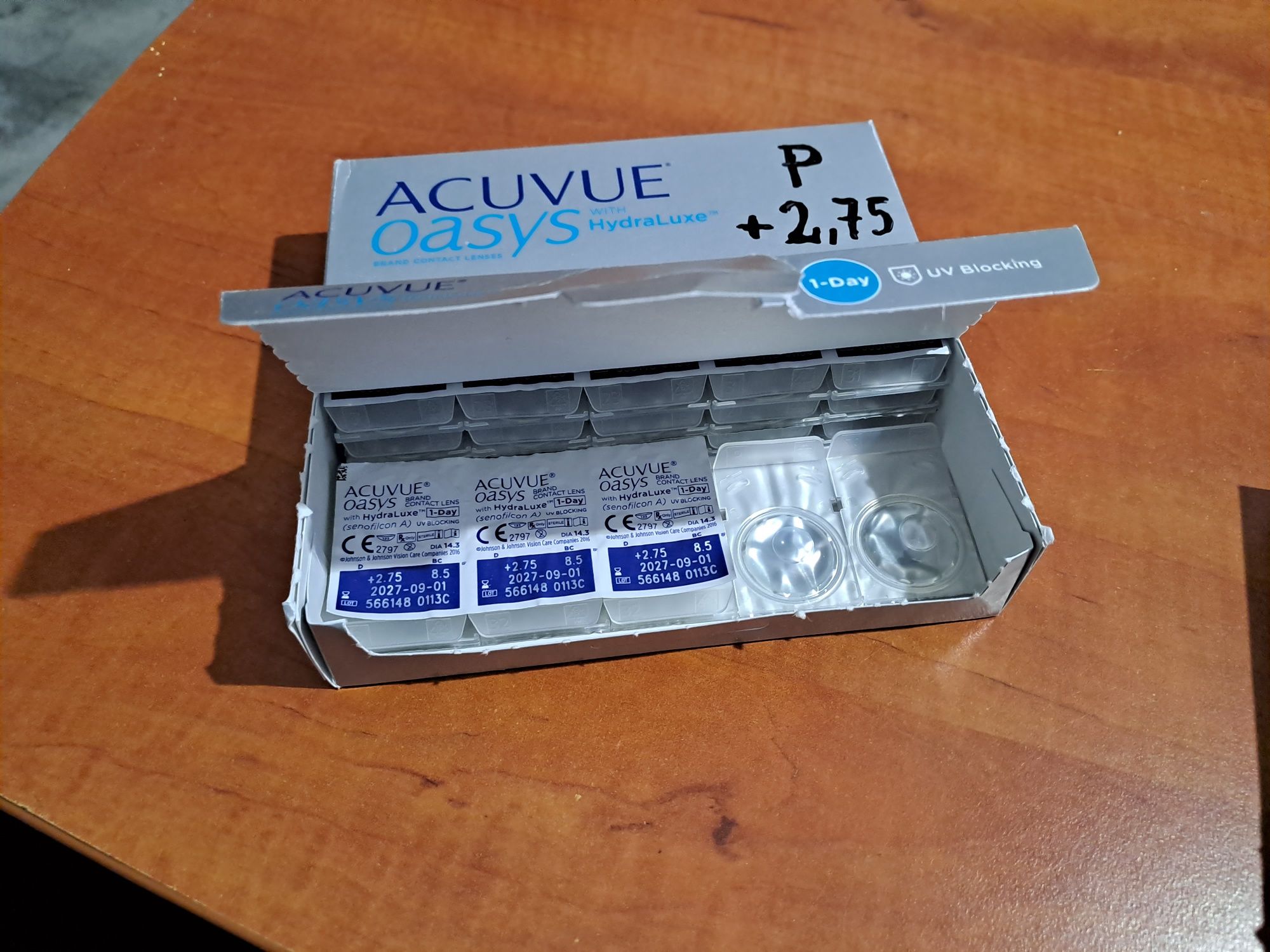 Soczewki ACUVUE oasys HydraLuxe with  WITH