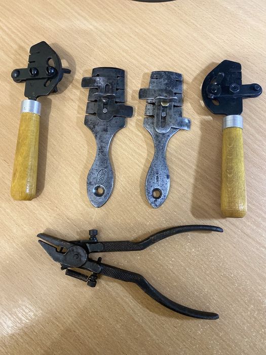 Разводка Станок для развода зубьев пилы , производство ссср