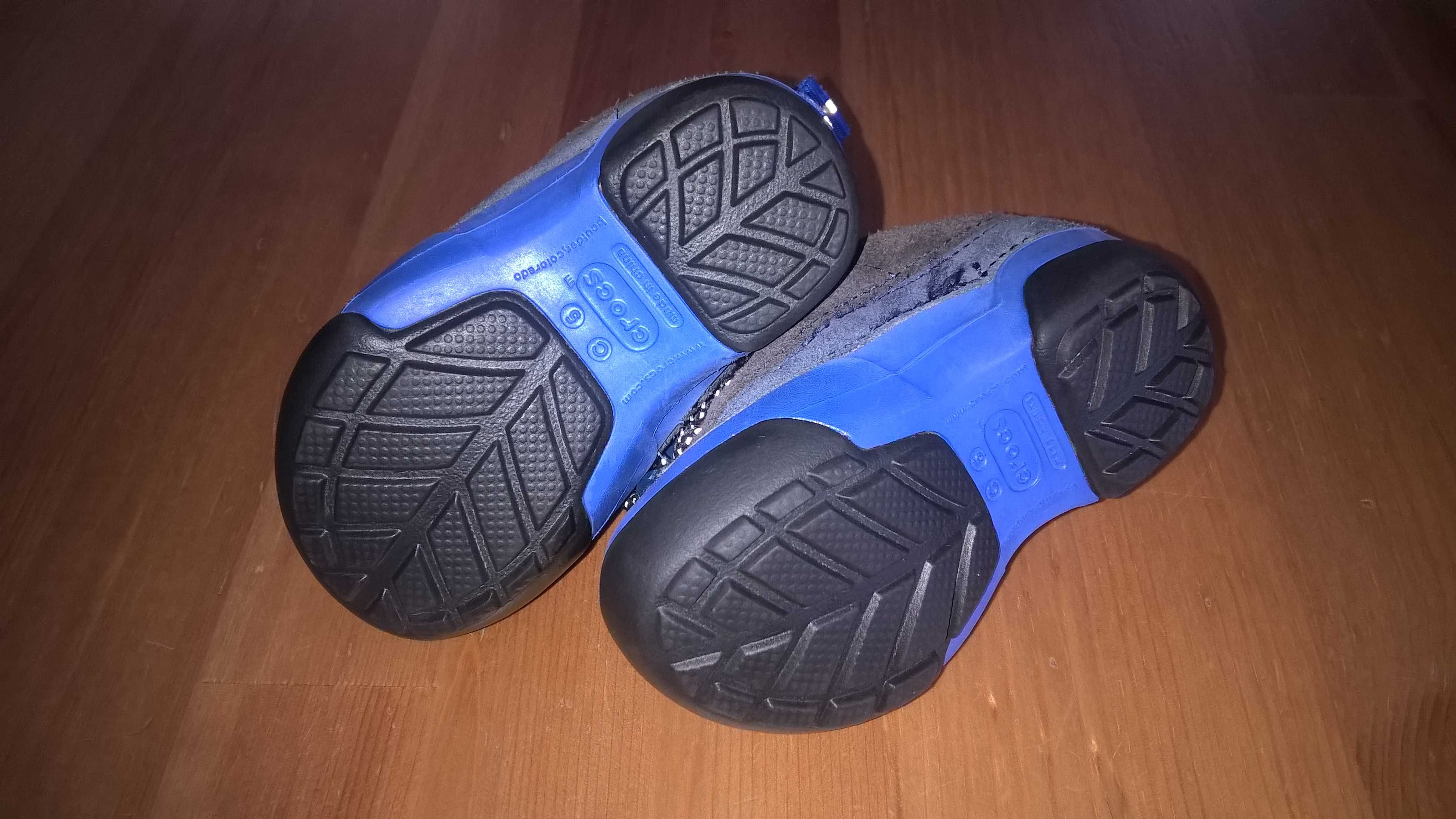 Buty dziecięce firmy CROCS w kolorze niebieskim - rozmiar 20