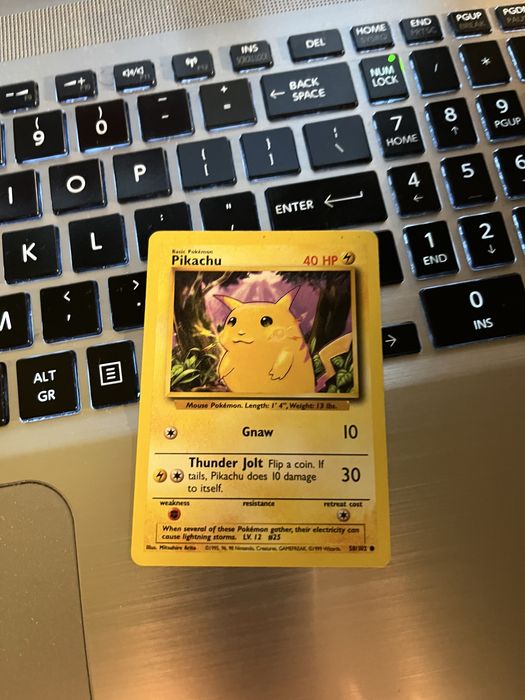 Karty pokemon oryginalne starsze vintage Pikachu Base Set