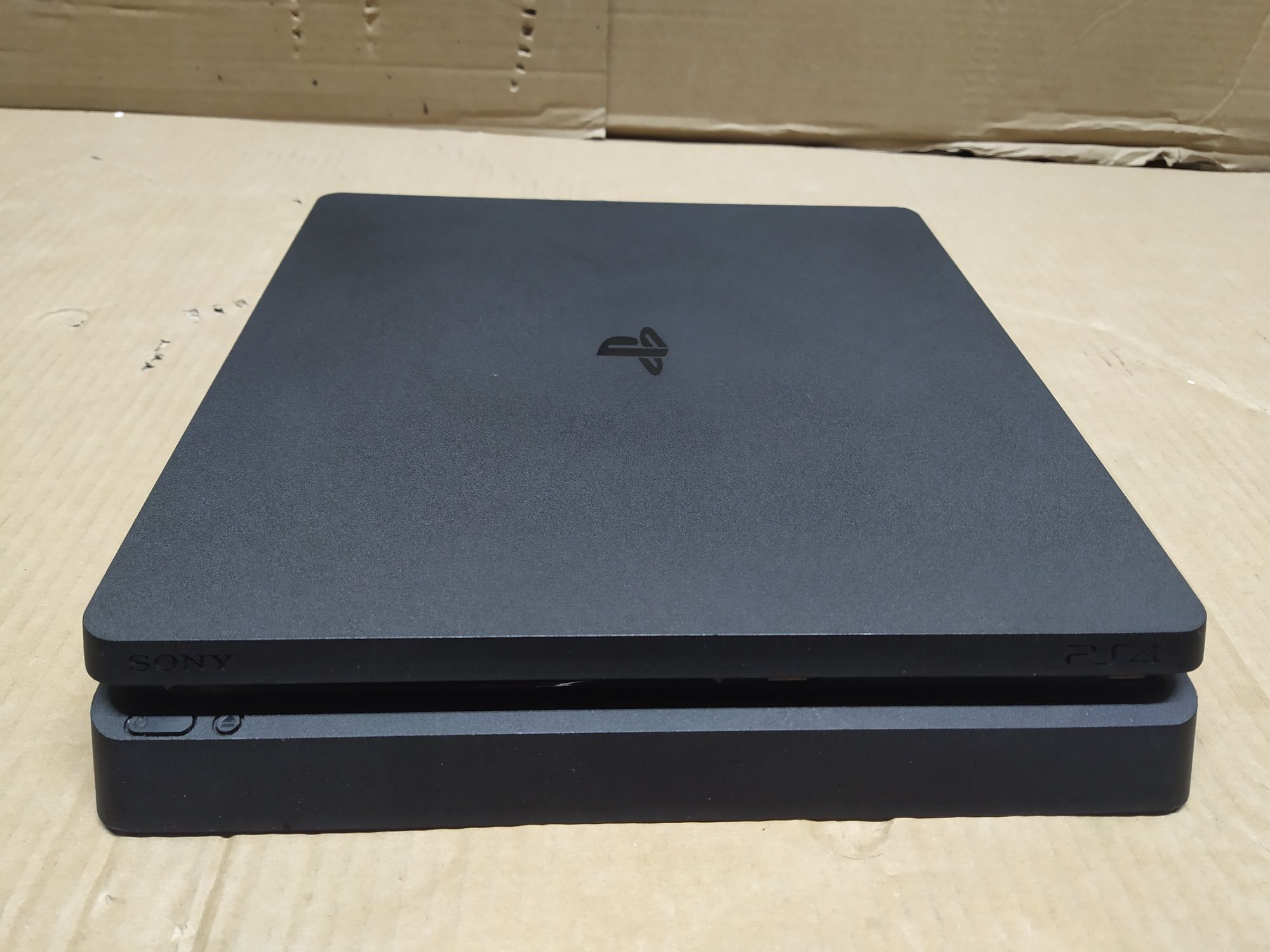 Konsola PS4 Slim 1TB Pad okablowanie 2