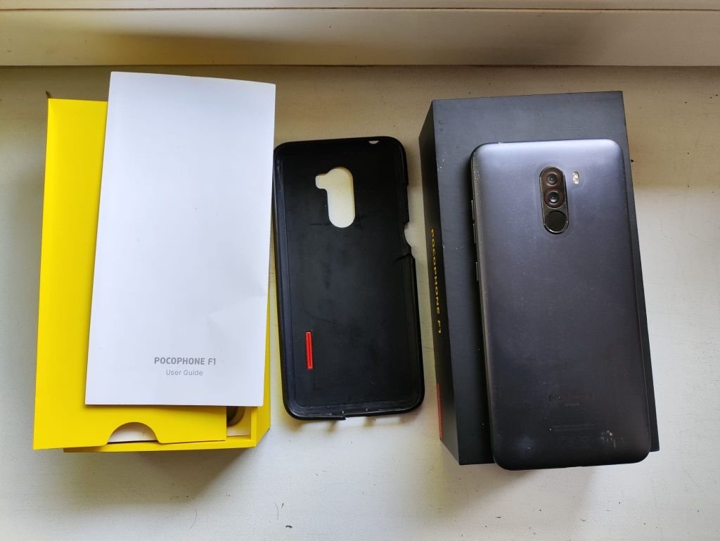 Smartfon POKO F 1