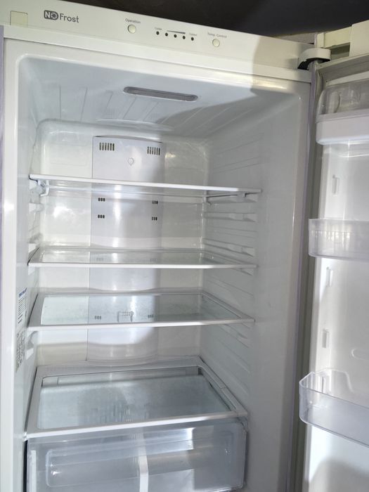 Склад на Кичкасе. Холодильник Indesit Full NoFrost Есть узкая модель
