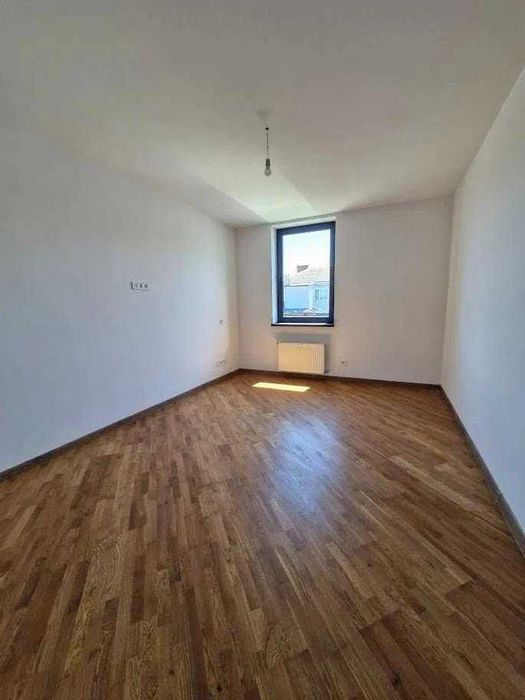 Продаж будинку на вул. Зубрицького