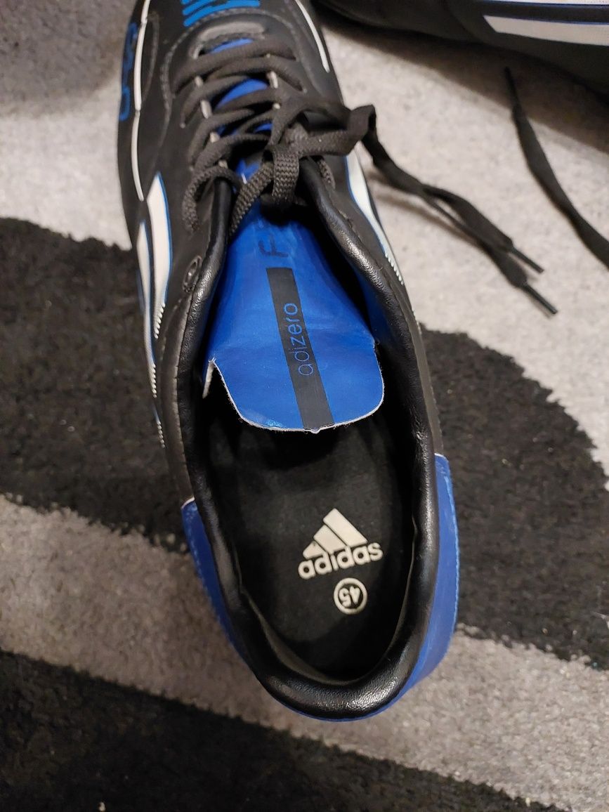 Бутси, обвь для футбола Adidas 45 размер Новые