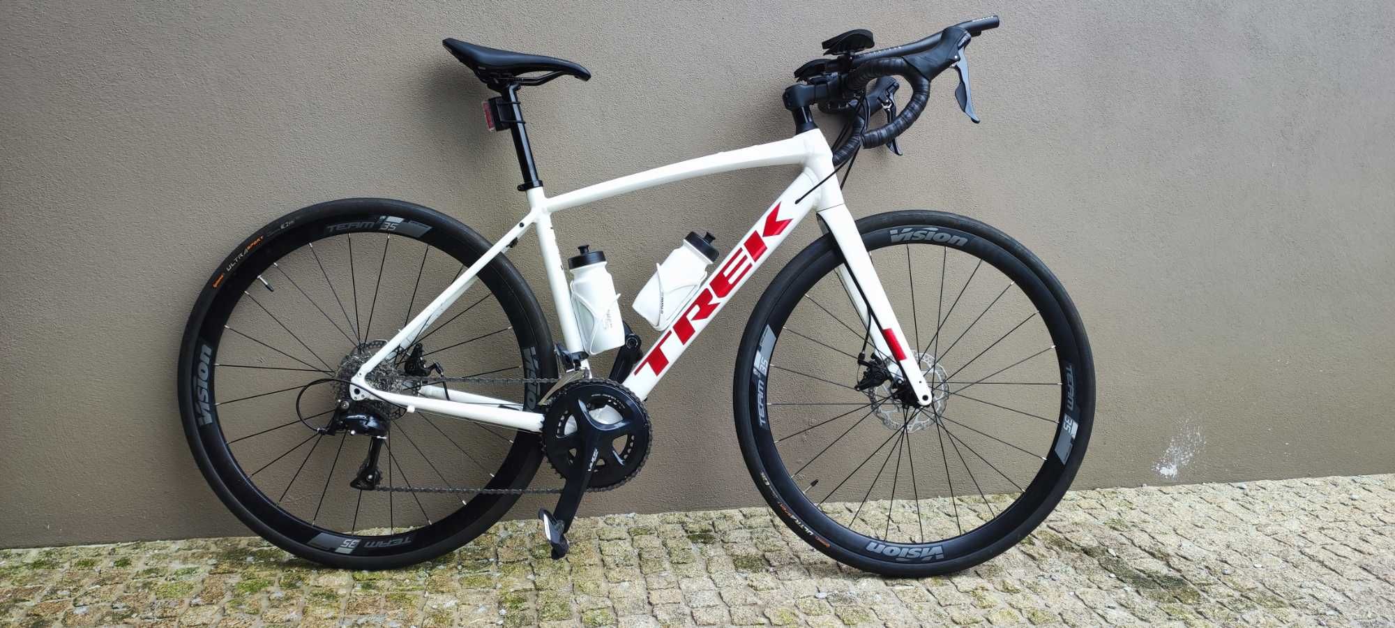 Trek Domane Al 3 bicicleta ciclismo