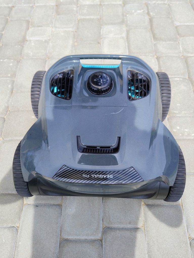 Robot odkurzacz basenowy