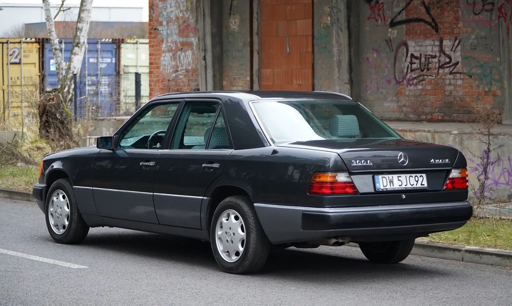 Mercedes-Benz Klasa E Mercedes W124 3.0 benzyna 4matic, klimatyzacja - Szwajcaria