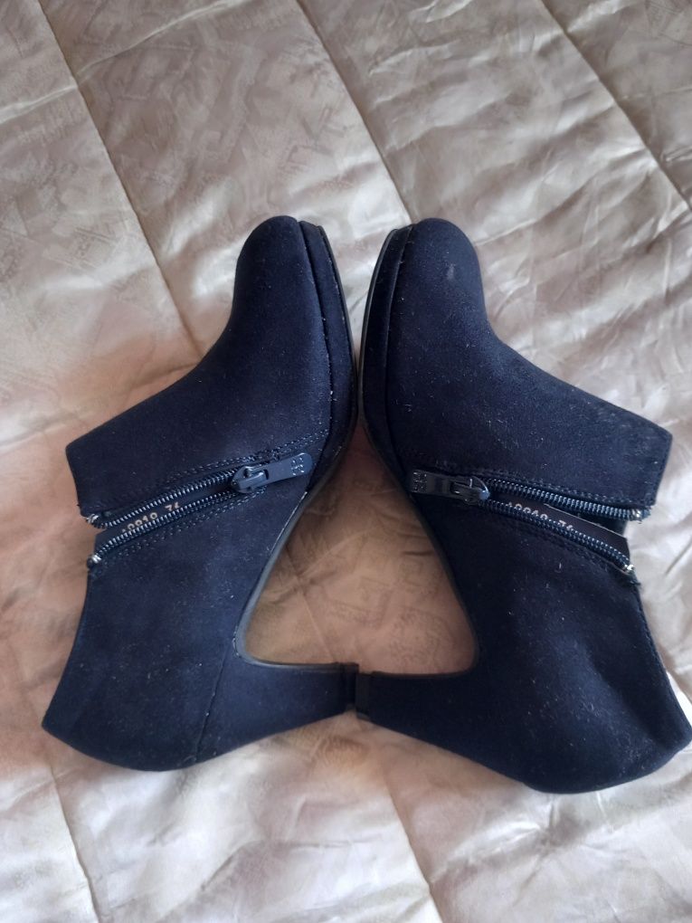 Botas azuis com salto
