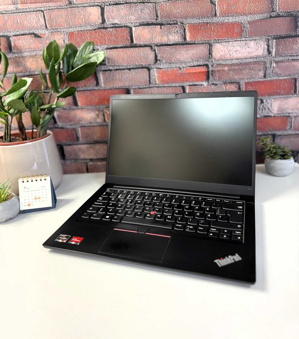 Ноутбук Lenovo ThinkPad E14 G3·AMD Ryzen 3 5300U·8GB+SSD256·14"HD·ТОП
