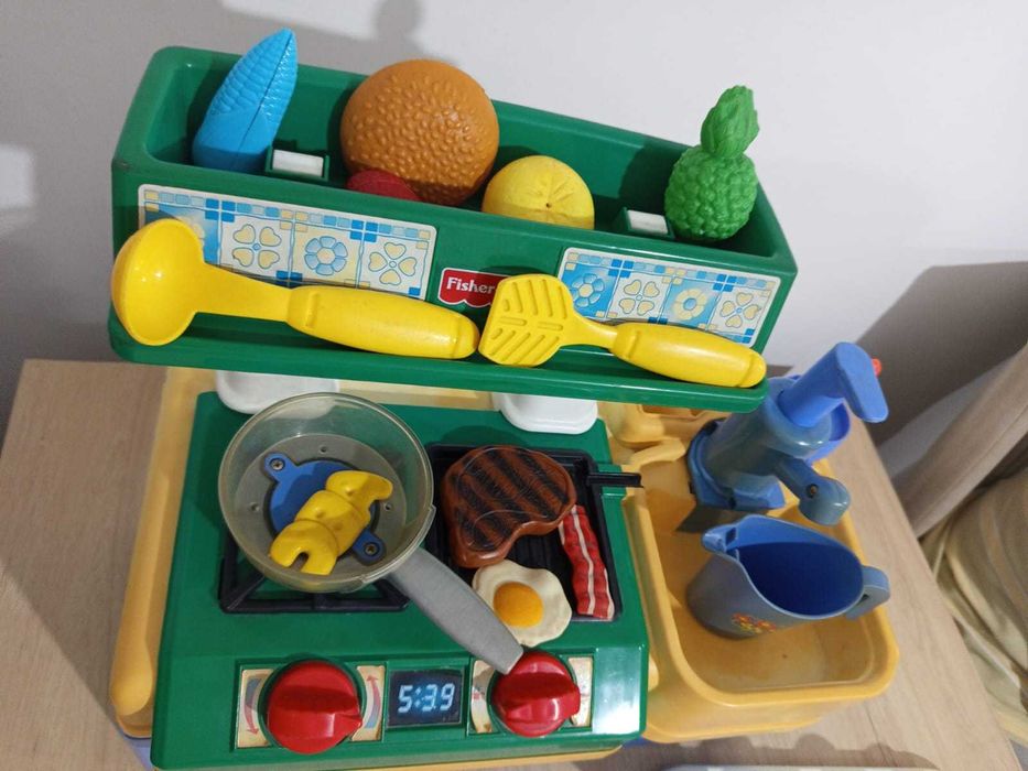 Casa bonecas e Conjunto de cozinha infantil