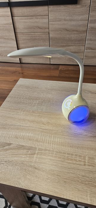 Lampka na biurko nocna
