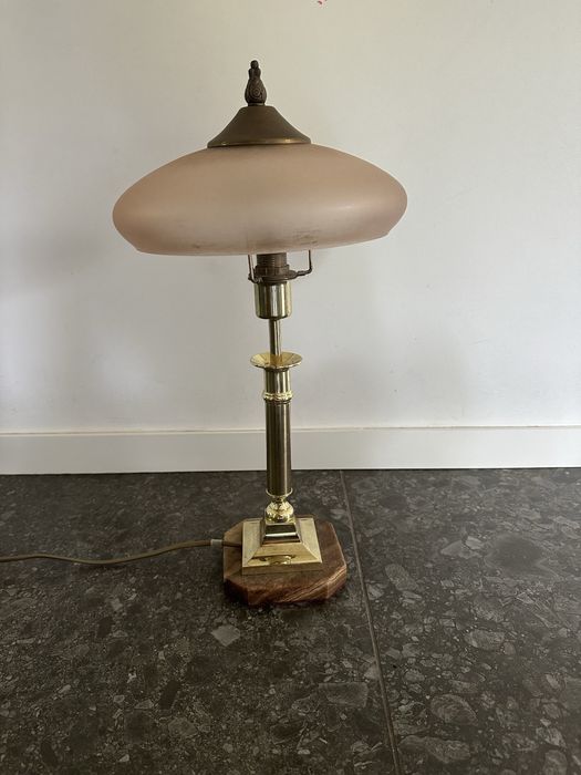 Lampa stylowa z kloszem