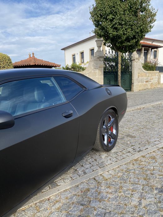 Dodge Challenger 3.6 edição especial Rally Redline