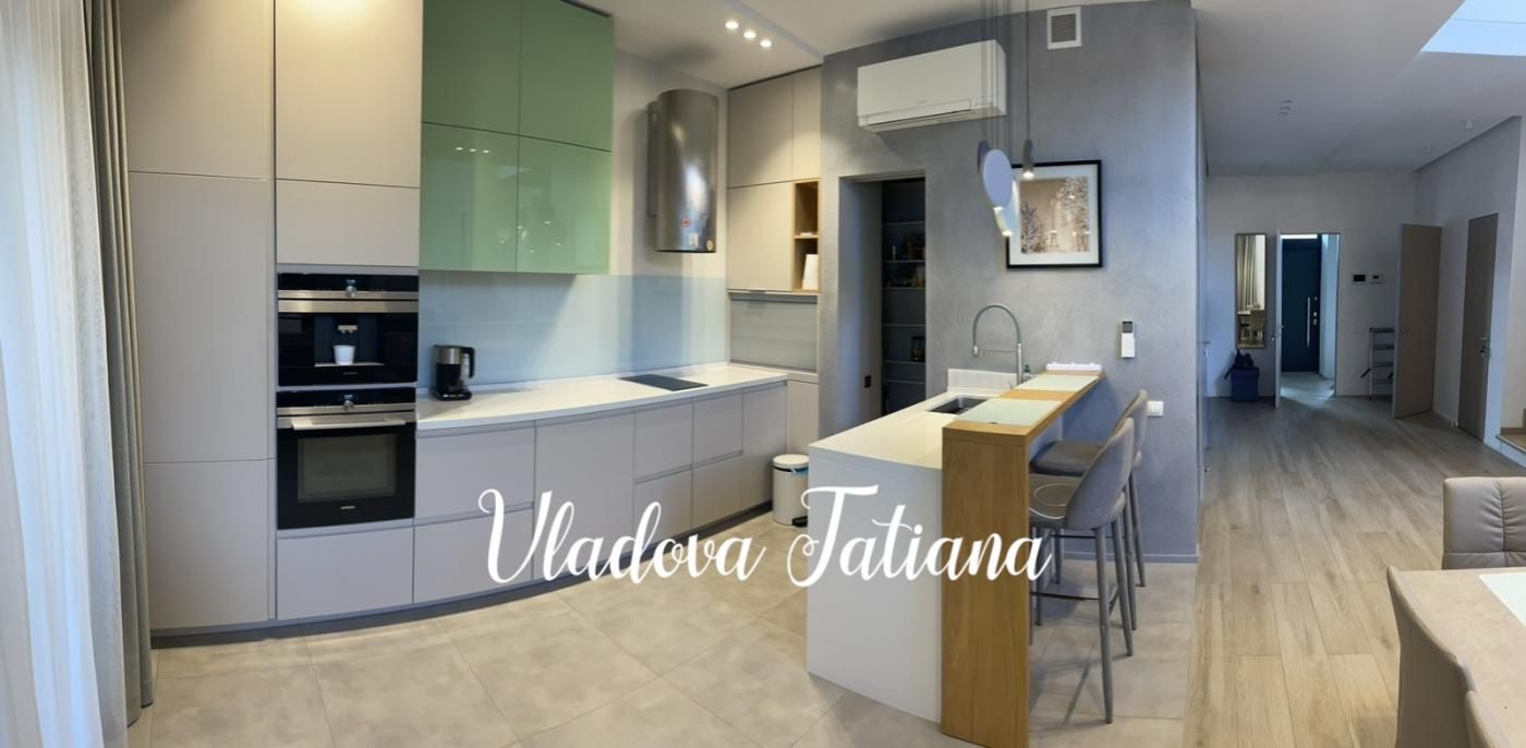 Аренда СОВРЕМЕННОГО ДОМА в Совиньоне, 180м², 4 сот
