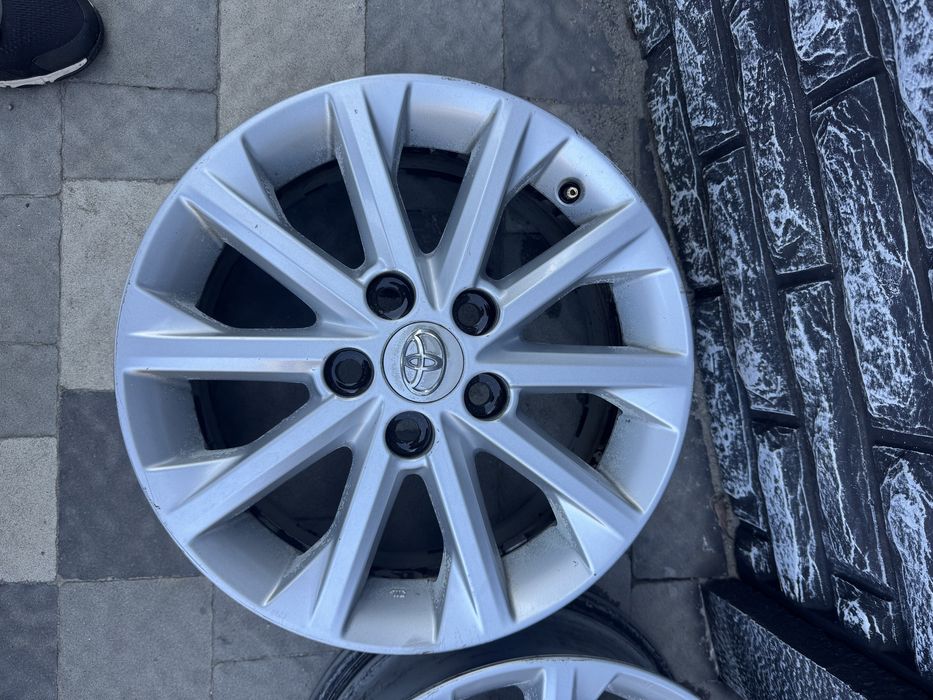 Продам комплект дисков toyota camry r16