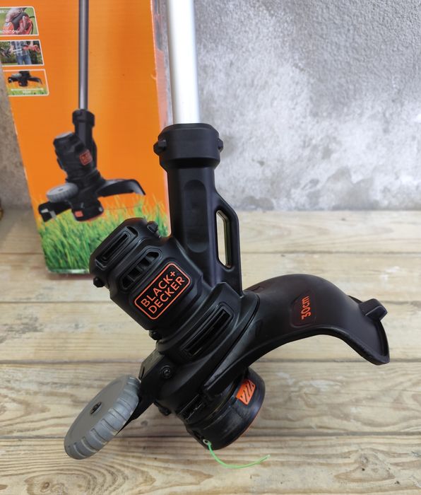 Aparador relva Black & Decker 550W (COMO NOVO)