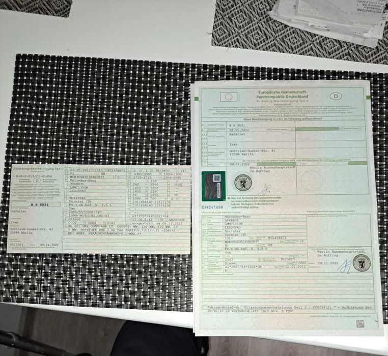 Mercedes Benz.  313 cdi