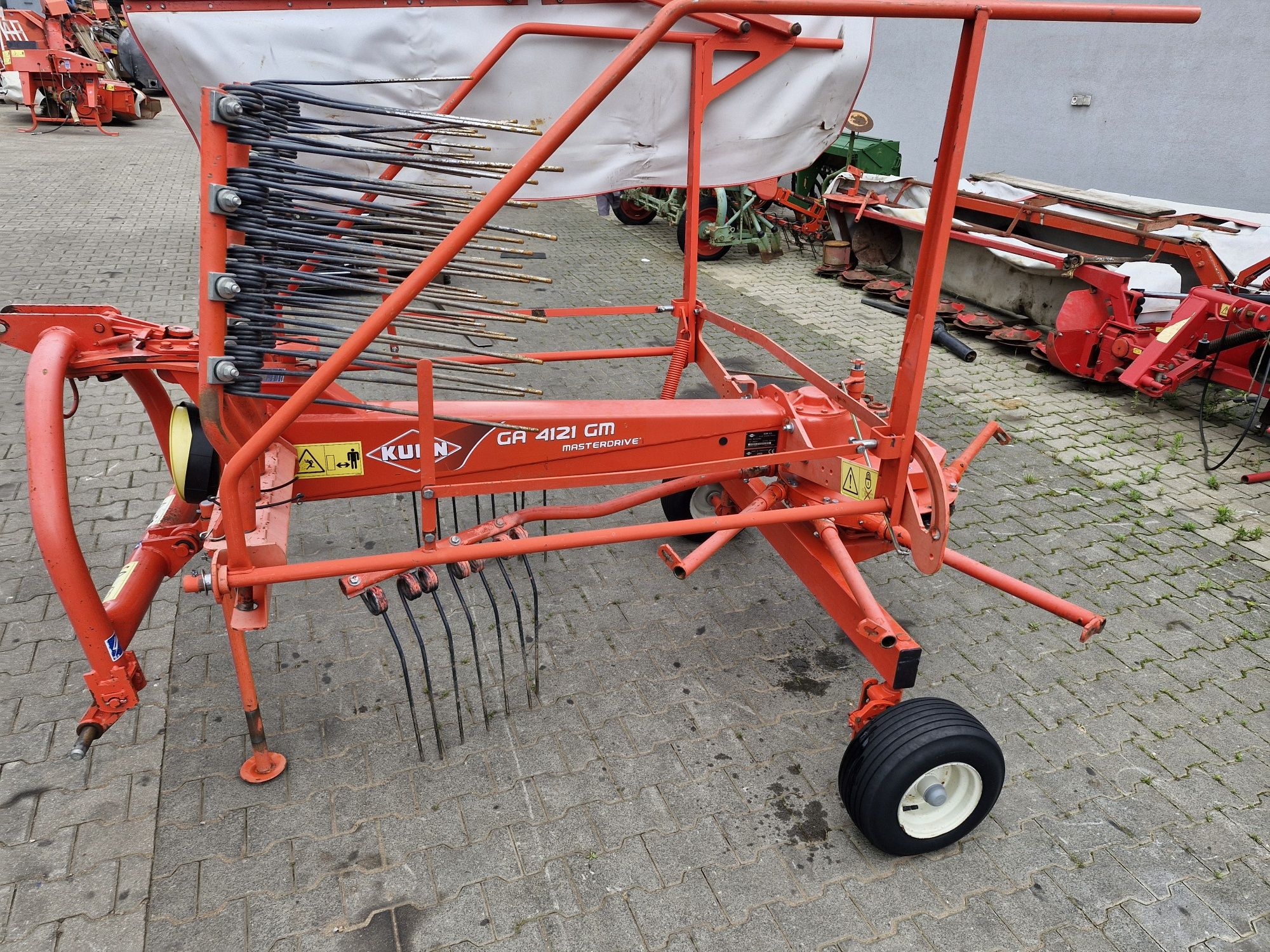 Zgrabiarka karuzelowa 2008 rok Kuhn GA4121  MasterDrive