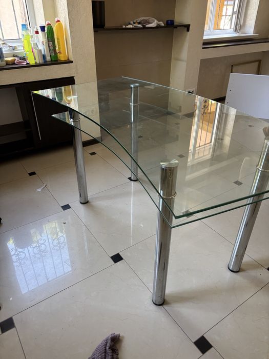 Продам стіл. В хорошому стані. Використовувся в офісі