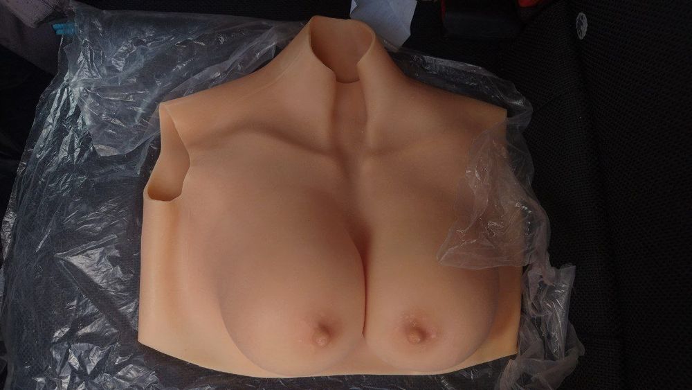 Силиконовая накладная грудь чашка  С и Д