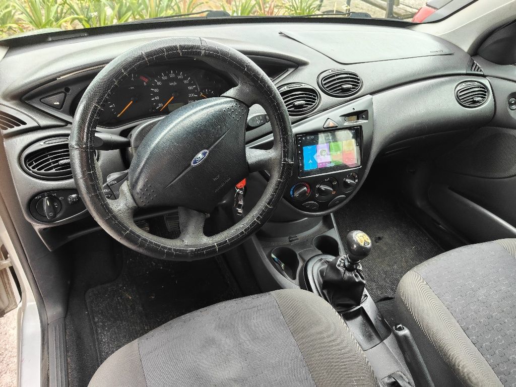 Carrinha Ford Focus SW 1.8TDDi 90CV c/inspeção Rádio 2Din Android