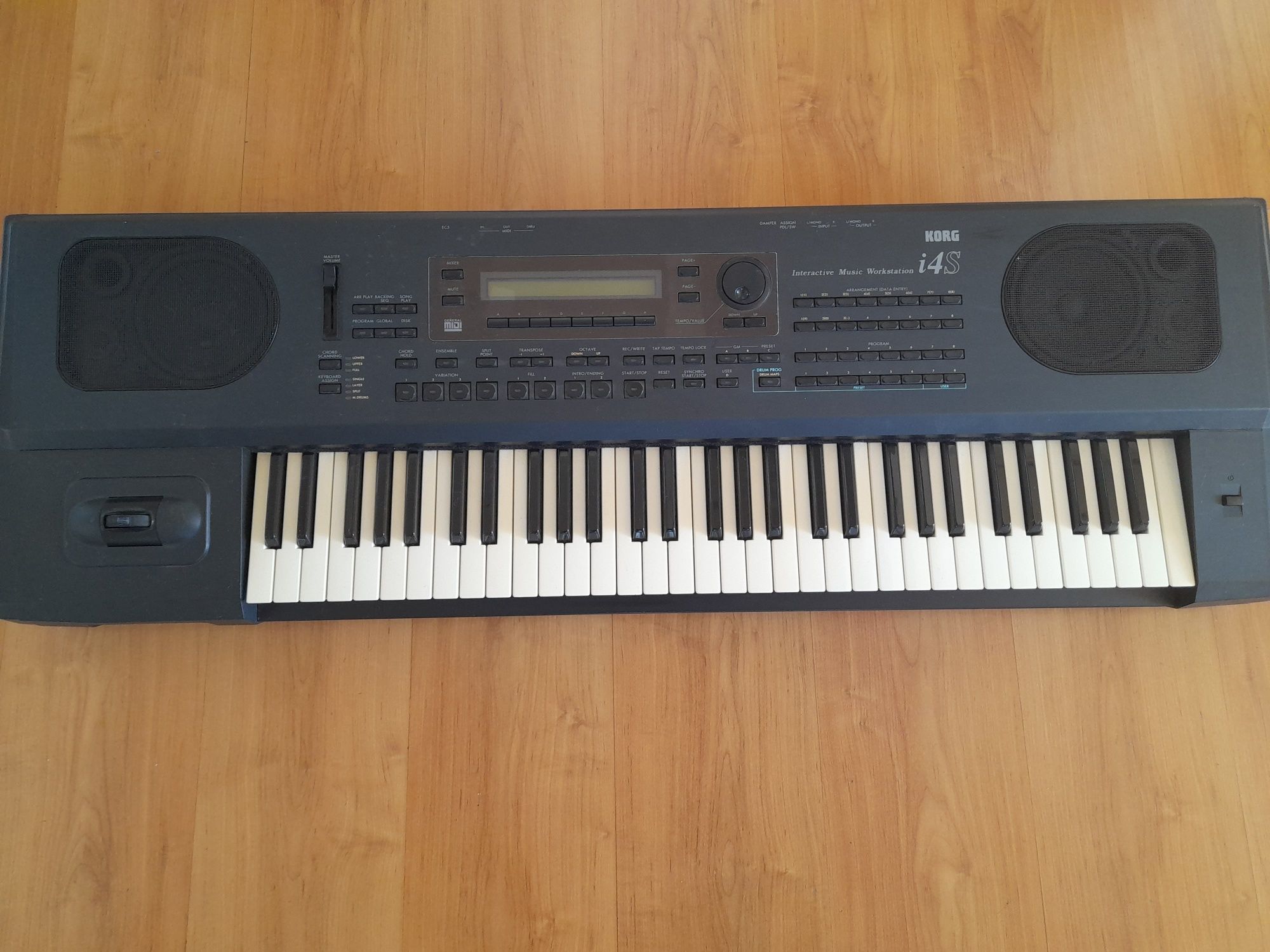 Organy Korg i4s sprawny