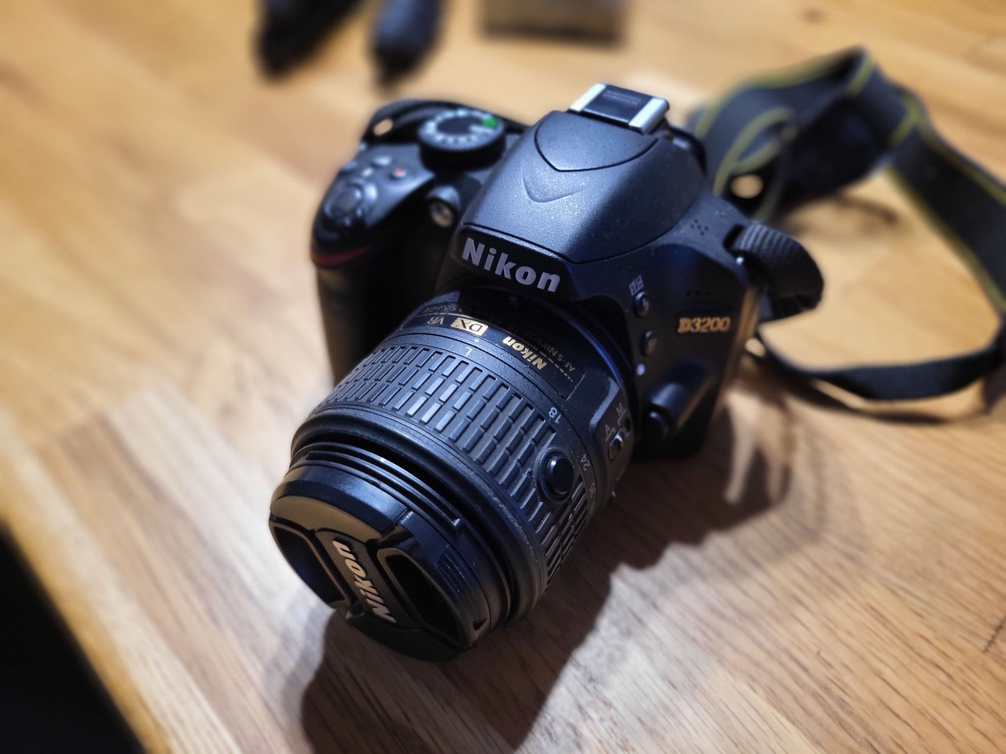 Aparat lustrzanka Nikon D3200 + akcesoria