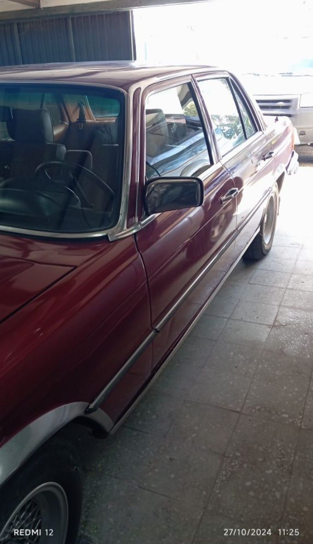Mercedes Benz modelo 450 SE