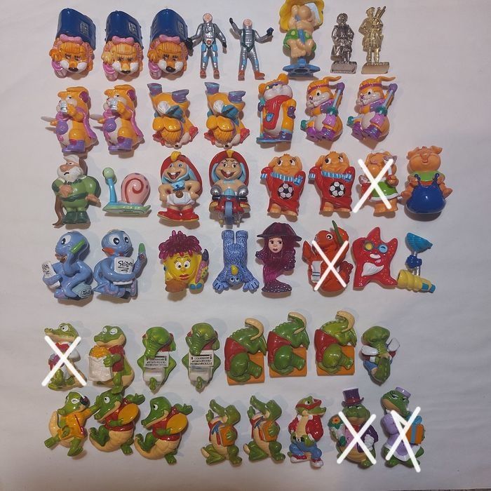 Фігурки Вкладыш іграшки кіндер поштучно вампір ведмідь бегемот