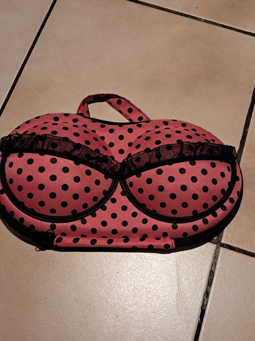 Pokrowiec na biustonosz