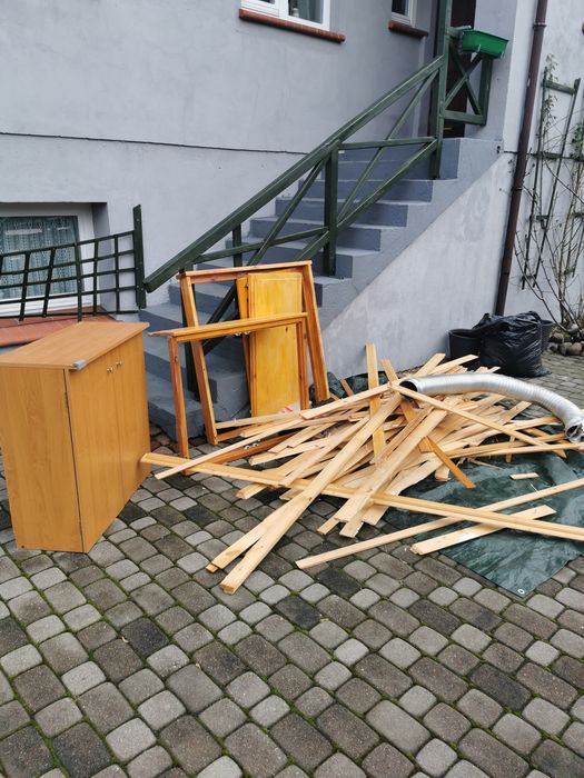 Listwy drewniane i szafki oddam
